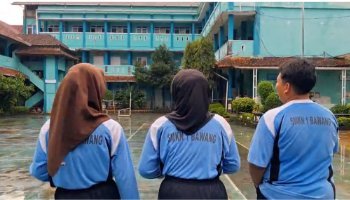 Video Musikalisasi Puisi "Dalam Doaku"